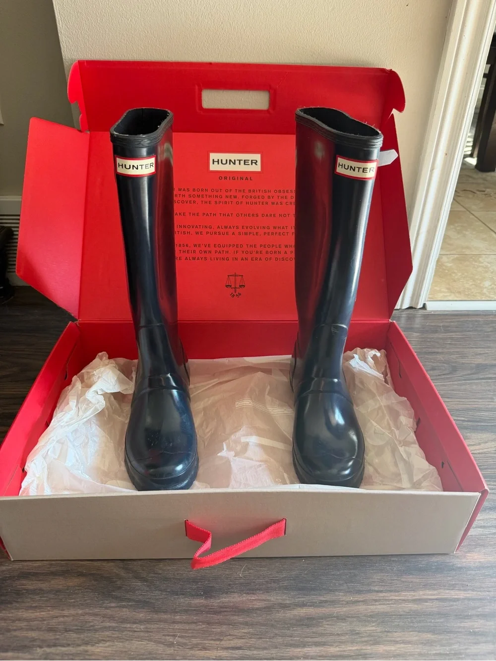 Hunter Women's Original Tall Gloss Rain Boots Navy Blue Size 7 w/ Box